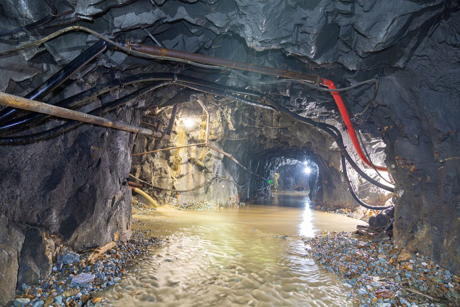 Razený tunel so sekundárnym ostením